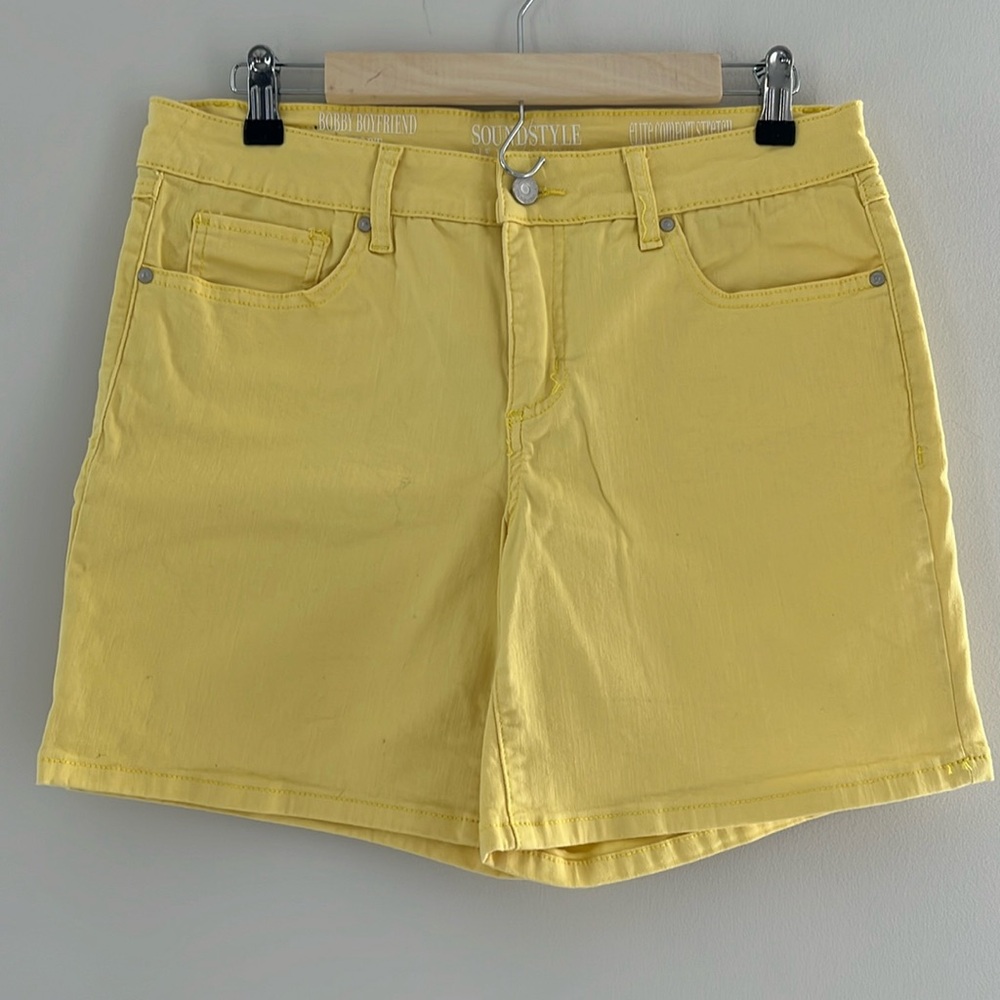 SOUND/STYLE Women Cotton Yellow Shorts Size10